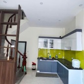 CHO THUÊ NHÀ MỚI KÍNH KOONG NGUYÊN CĂN GIÁP NHỊ THỊNH LIỆT, 5 TẦNG, 33M2,  3 NGỦ, 12 TRIỆU
